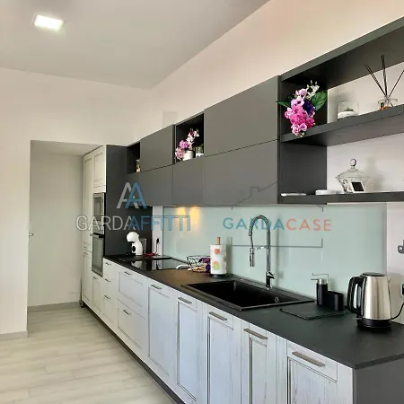 Apartment Cristallo - Accesso Gratuito A Parco Acquatico Desenzano del Garda