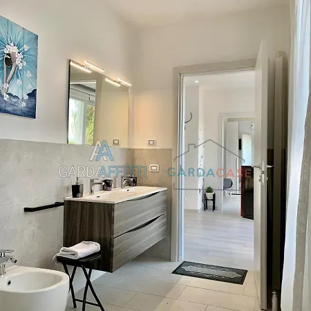 Apartment Cristallo - Accesso Gratuito A Parco Acquatico Desenzano del Garda
